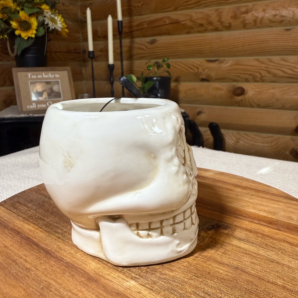 DIA DE LOS MUERTOS SKULL Shaped HALLOWEEN MUG - Picture 2 of 4